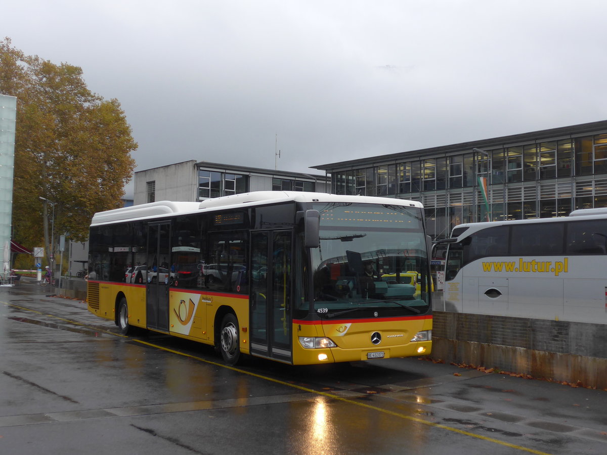 (199'159) - AVG Meiringen - Nr. 71/BE 412'071 - Mercedes am 29. Oktober 2018 beim Bahnhof Interlaken Ost