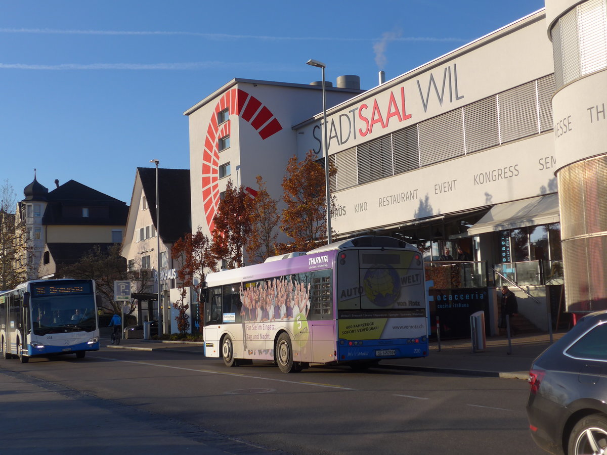 (199'548) - WilMobil, Wil - Nr. 220/SG 145'201 - Solaris am 24. November 2018 beim Bahnhof Wil