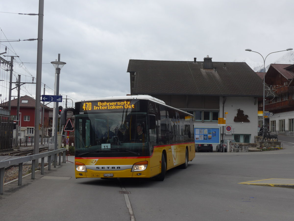 (199'854) - Flck, Brienz - Nr. 8/BE 643'926 - Setra am 8. Dezember 2018 beim Bahnhof Brienz