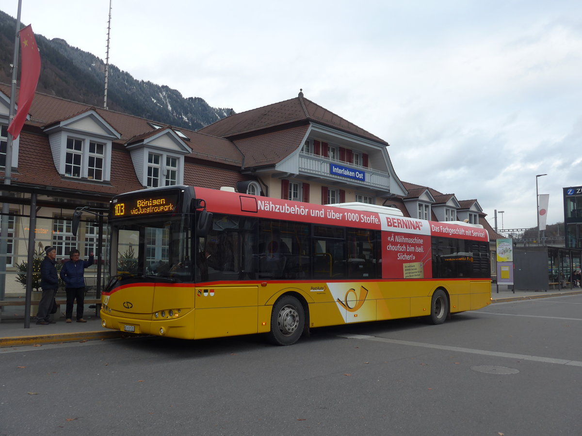 (199'868) - PostAuto Bern - BE 610'535 - Solaris am 8. Dezember 2018 beim Bahnhof Interlaken Ost