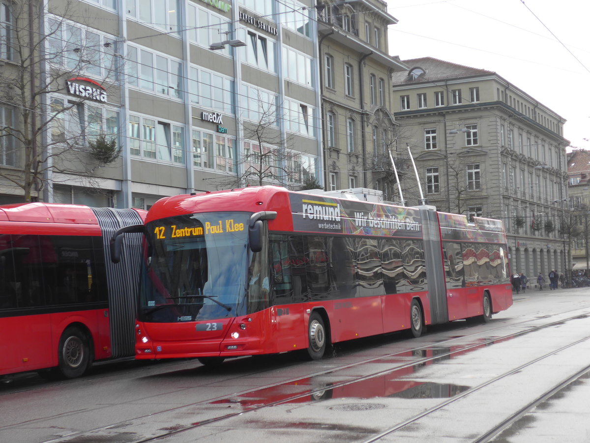 (199'897) - Bernmobil, Bern - Nr. 23 - Hess/Hess Gelenktrolleybus am 10. Dezember 2018 beim Bahnhof Bern