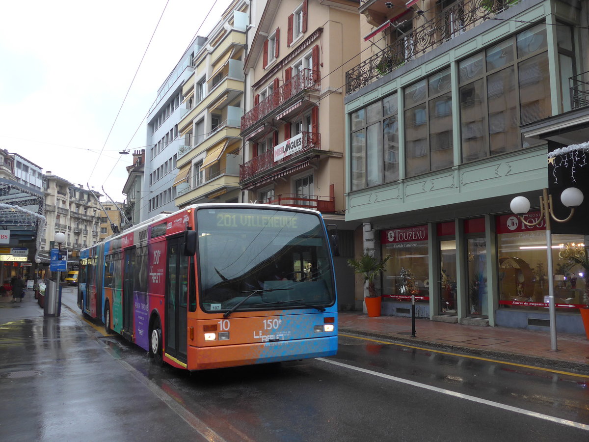 (200'028) - VMCV Clarens - Nr. 10 - Van Hool Gelenktrolleybus am 17. Dezember 2018 in Montreux, Casino