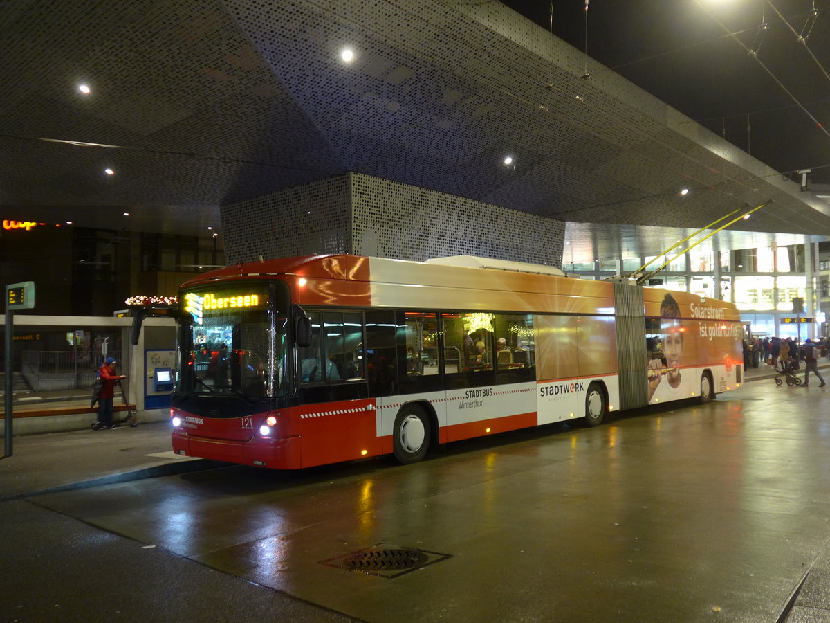 (200'079) - SW Winterthur - Nr. 121 - Hess/Hess Gelenktrolleybus am 22. Dezember 2018 beim Hauptbahnhof Winterthur