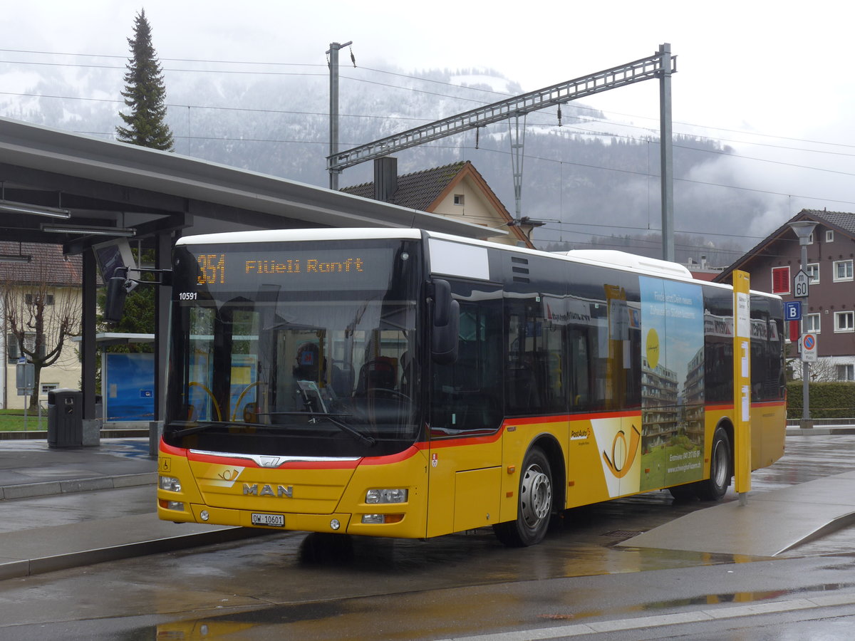 (200'114) - PostAuto Zentralschweiz - Nr. 1/OW 10'601 - MAN (ex Dillier, Sarnen Nr. 1) am 24. Dezember 2018 beim Bahnhof Sarnen
