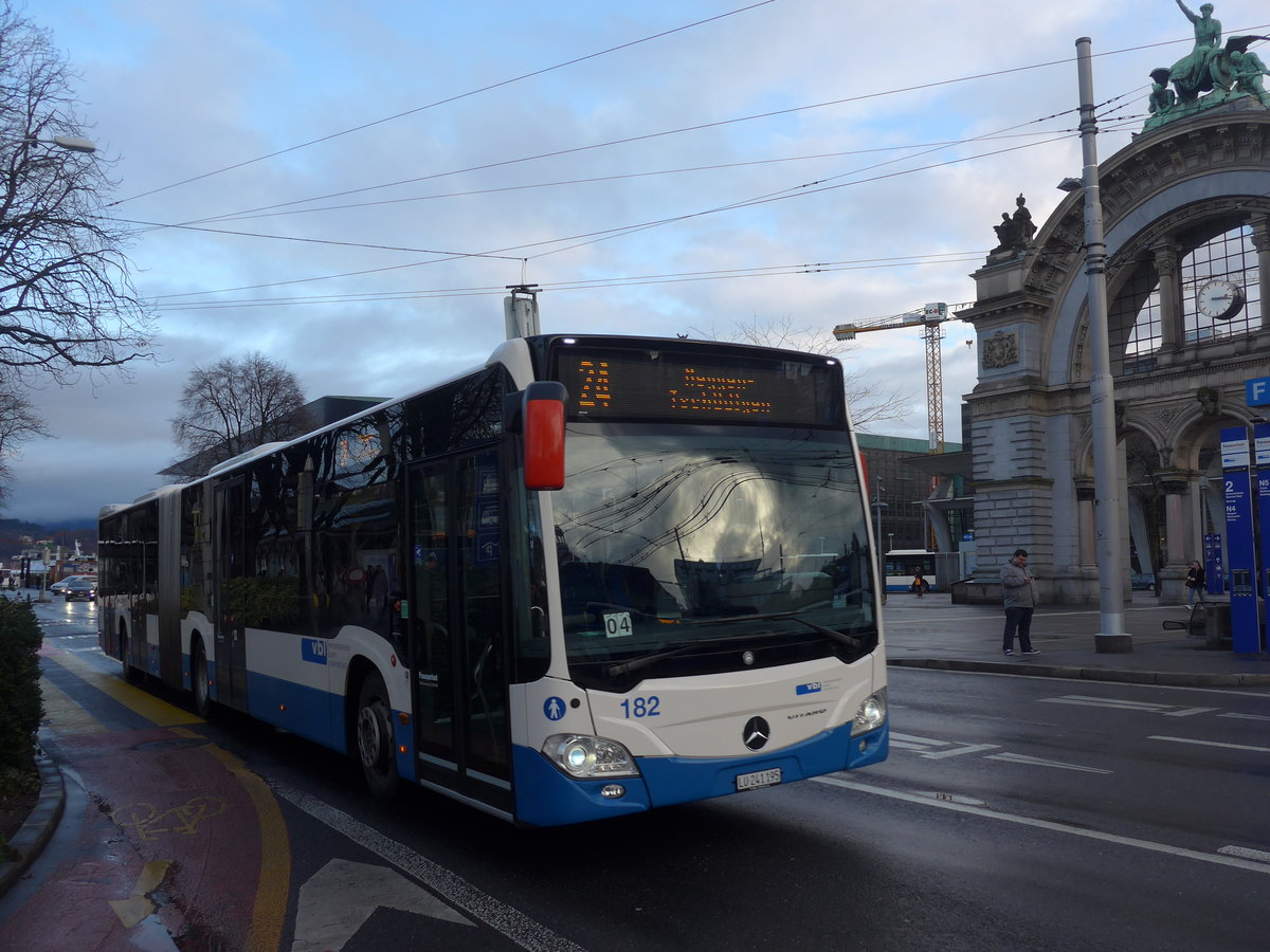 (200'156) - VBL Luzern - Nr. 182/LU 241'195 - Mercedes am 24. Dezember 2018 beim Bahnhof Luzern