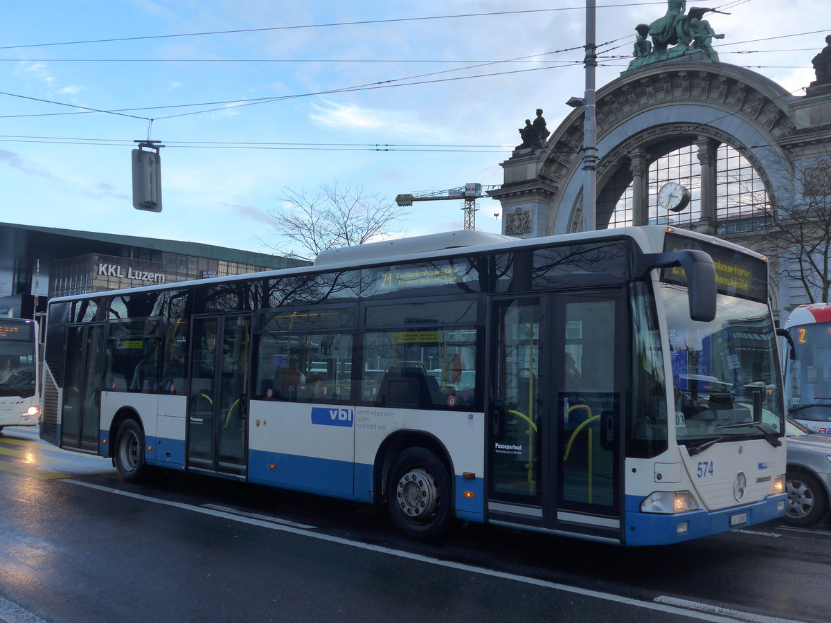 (200'175) - VBL Luzern - Nr. 574/LU 15'060 - Mercedes am 24. Dezember 2018 beim Bahnhof Luzern