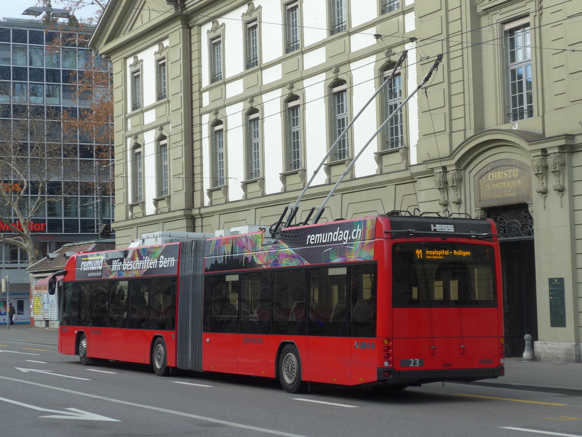 (200'442) - Bernmobil, Bern - Nr. 23 - Hess/Hess Gelenktrolleybus am 31. Dezember 2018 beim Bahnhof Bern