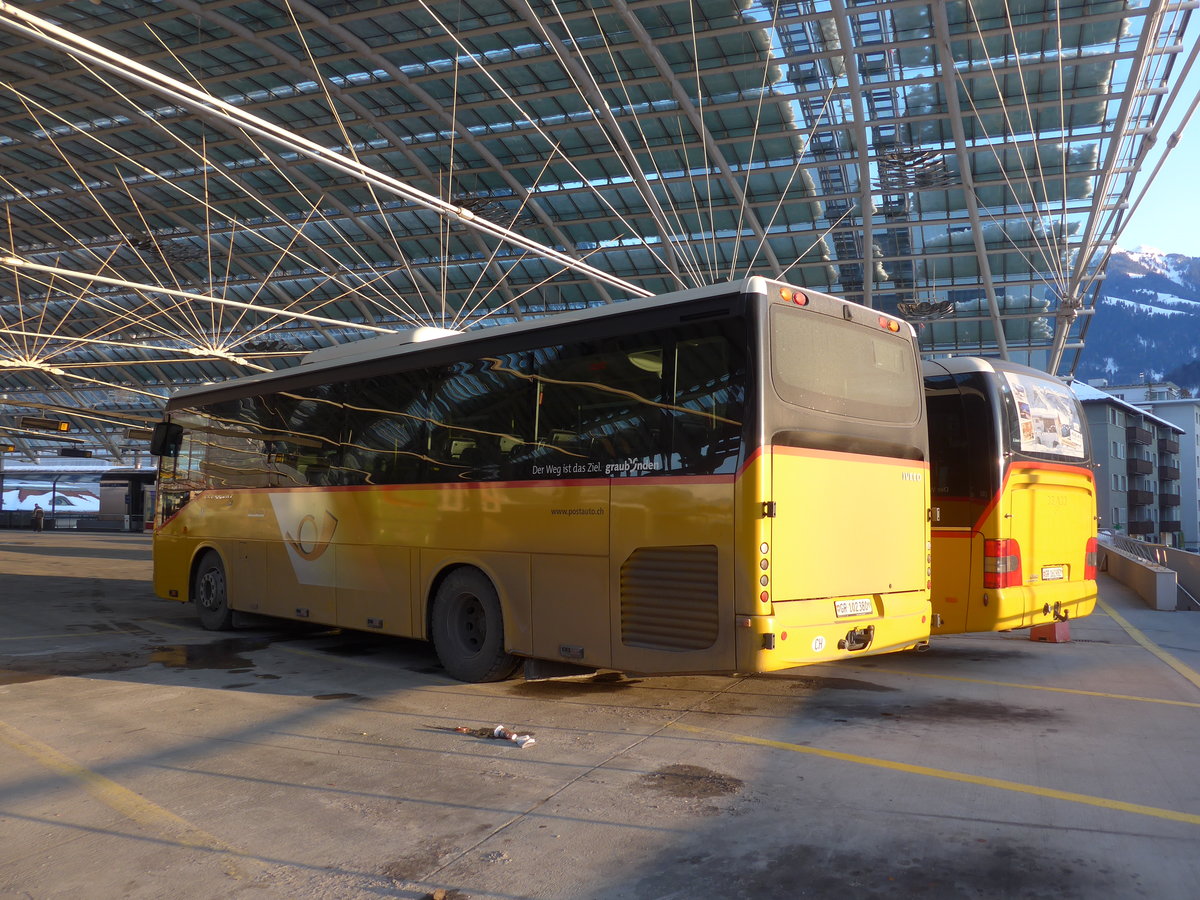 (201'303) - PostAuto Graubnden - GR 102'380 - Irisbus am 19. Januar 2019 in Chur, Postautostation