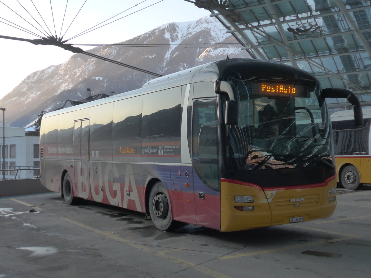 (201'308) - PostAuto Graubnden - GR 162'990 - MAN am 19. Januar 2019 in Chur, Postautostation