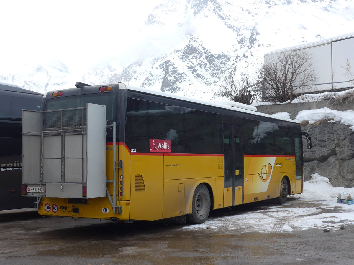 (201'349) - PostAuto Wallis - VS 407'397 - Irisbus am 27. Januar 2019 in Saas-Fee, Carparkplatz