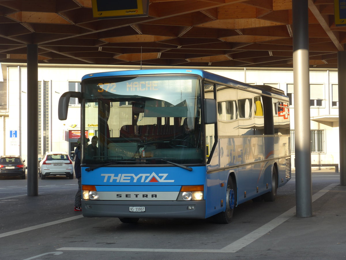 (201'749) - Theytaz, Sion - VS 11'007 - Setra am 24. Februar 2019 beim Bahnhof Sion
