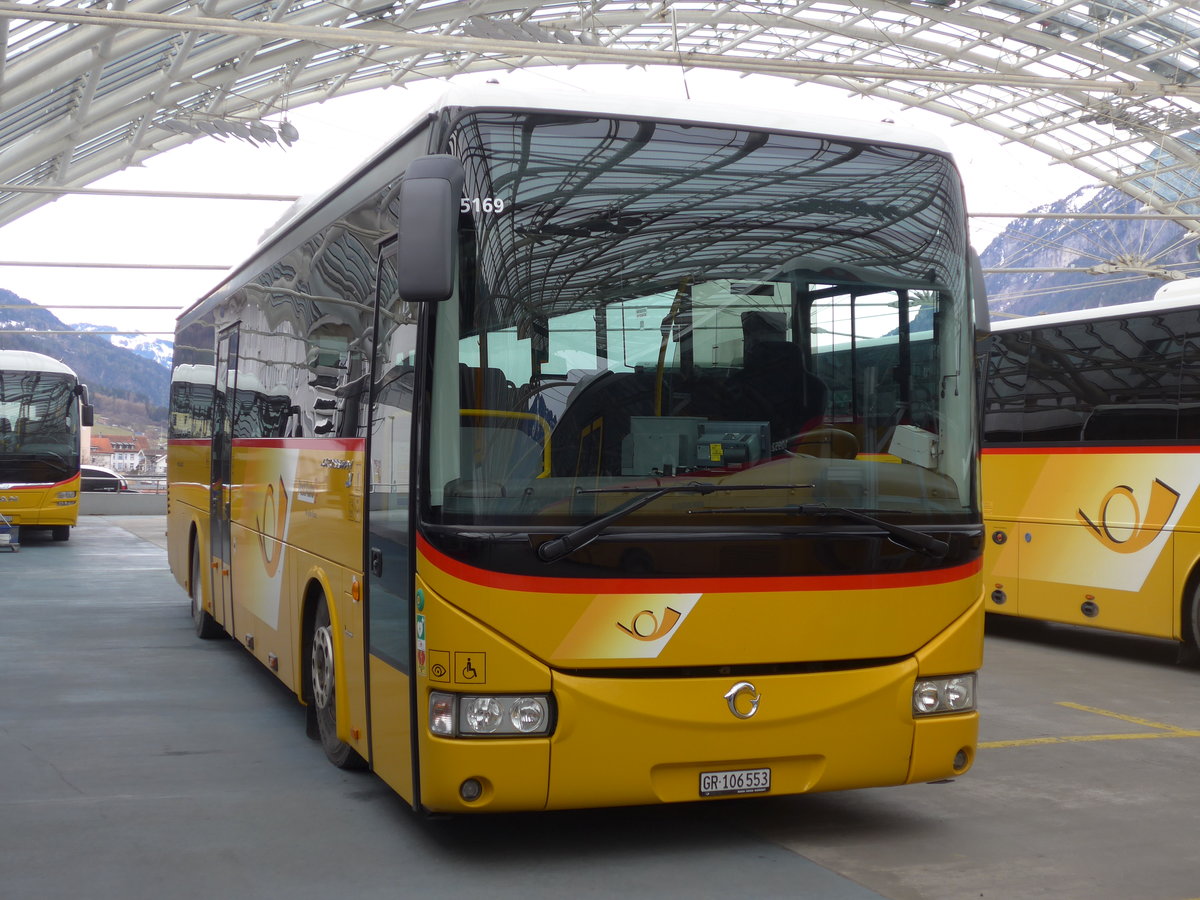 (202'038) - PostAuto Graubnden - GR 106'553 - Irisbus am 10. Mrz 2019 in Chur, Postautostation