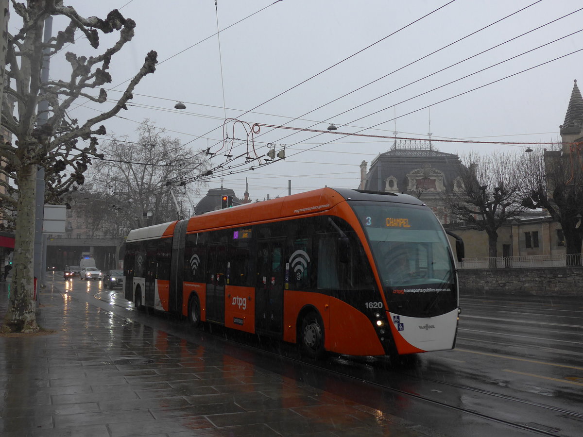 (202'216) - TPG Genve - Nr. 1620 - Van Hool Gelenktrolleybus am 11. Mrz 2019 in Genve, Place des Vingt-Deux-Cantons