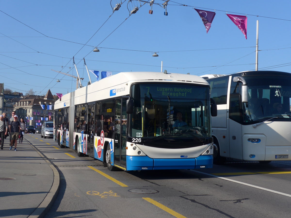 (203'387) - VBL Luzern - Nr. 226 - Hess/Hess Gelenktrolleybus am 30. Mrz 2019 in Luzern, Bahnhofbrcke