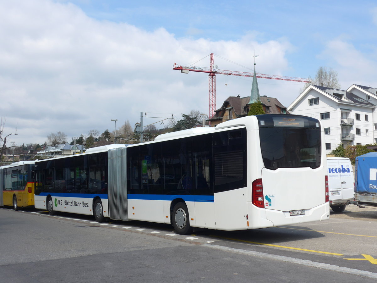 (203'526) - Welti-Furrer, Bassersdorf - Nr. 97/ZH 718'197 - Mercedes am 7. April 2019 beim Bahnhof Ksnacht