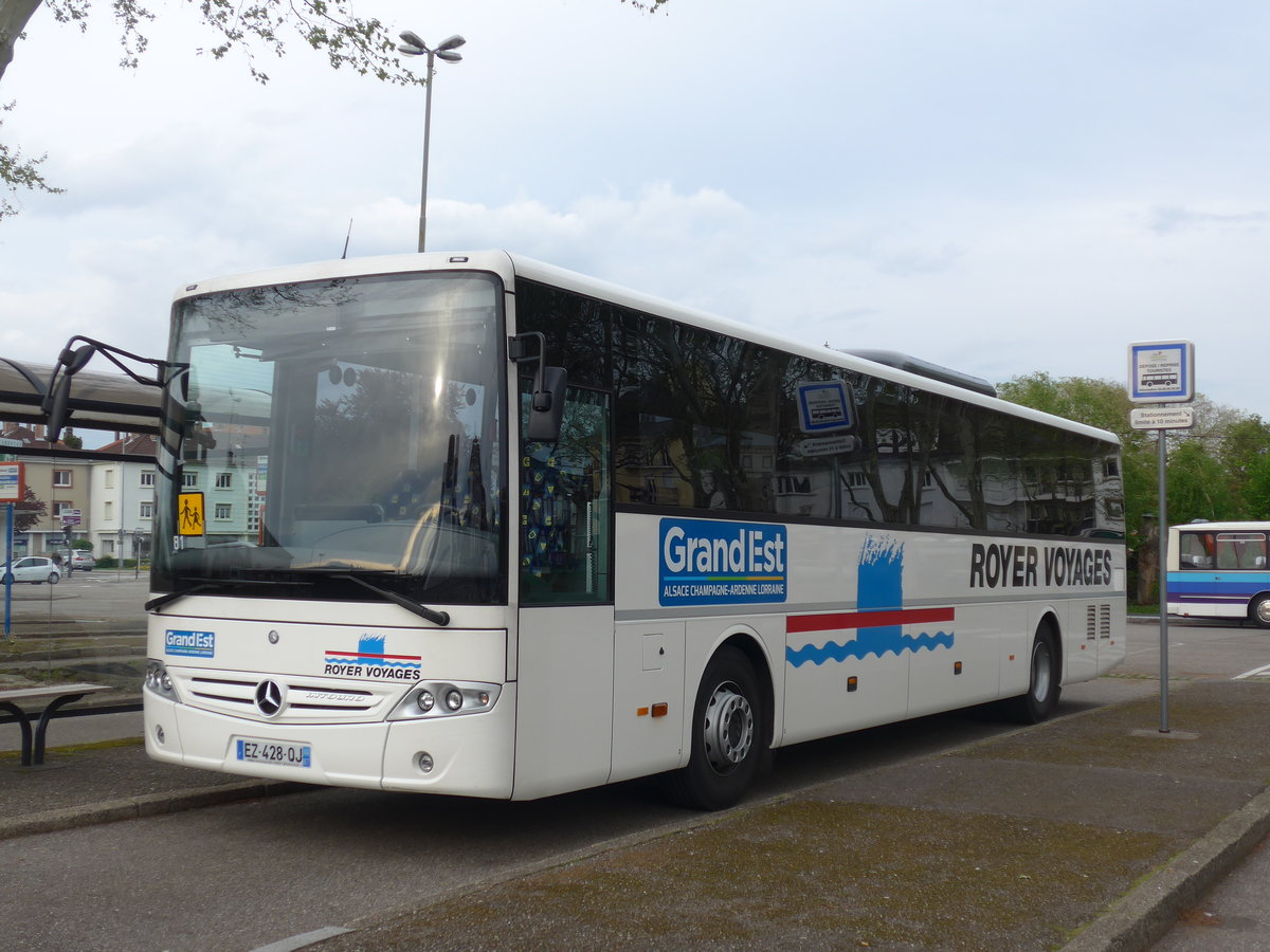 (204'116) - Royer, Herrlisheim - EZ 428 QJ - Mercedes am 26. April 2019 beim Bahnhof Haguenau
