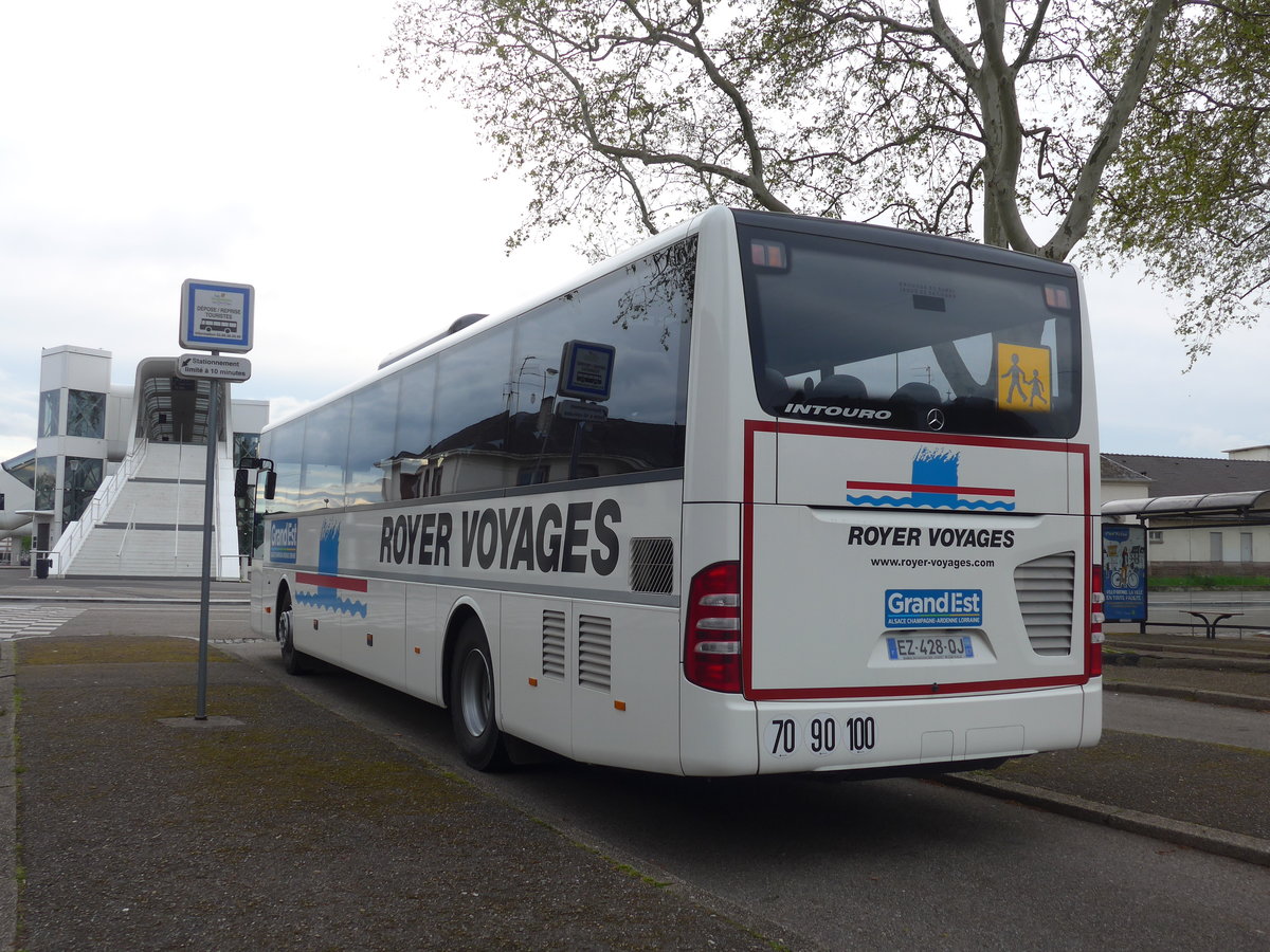 (204'117) - Royer, Herrlisheim - EZ 428 QJ - Mercedes am 26. April 2019 beim Bahnhof Haguenau