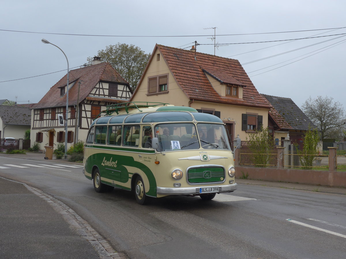 (204'205) - Aus Deutschland: Lambert, Schwarzenholz - SLS-LR 39H - Setra am 27. April 2019 in Stundwiller, Rue Principale