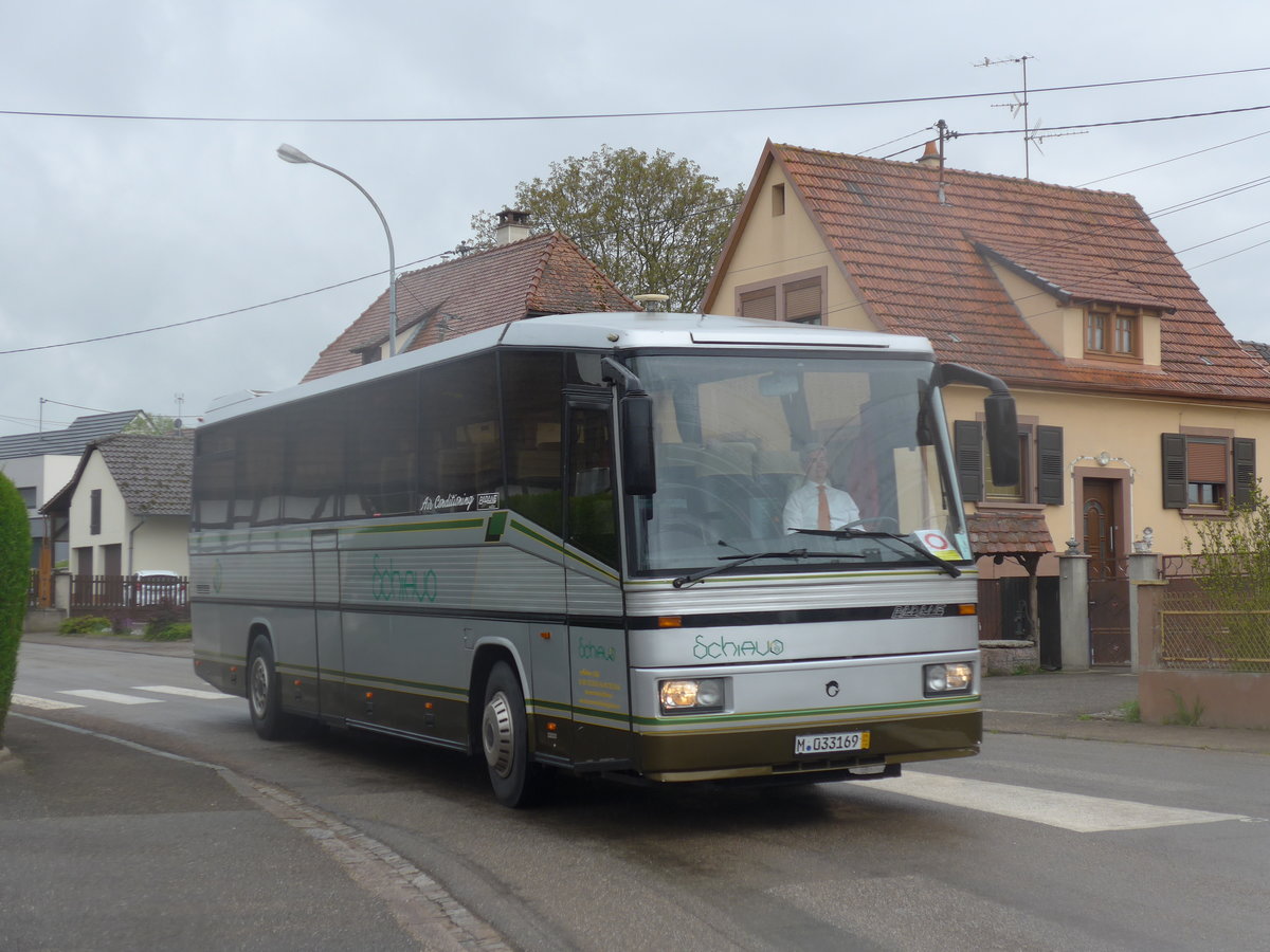 (204'235) - Aus Italien: Schiavo&Figli, Napoli - M 033'169 - Irisbus/Padane am 27. April 2019 in Stundwiller, Rue Principale