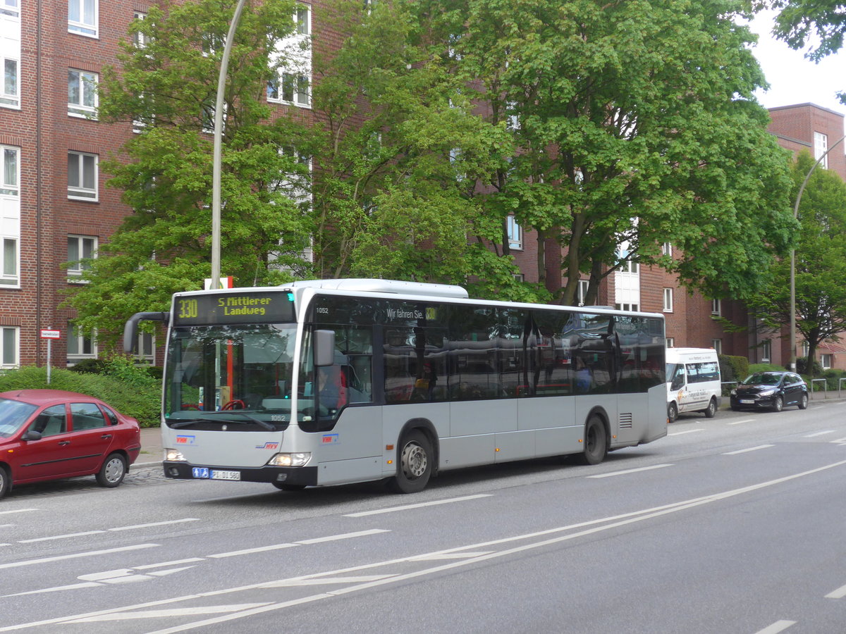 (204'870) - VHH Hamburg - Nr. 1052/PI-DI 580 - Mercedes am 11. Mai 2019 in Hamburg, U-Bahnhof Billstedt