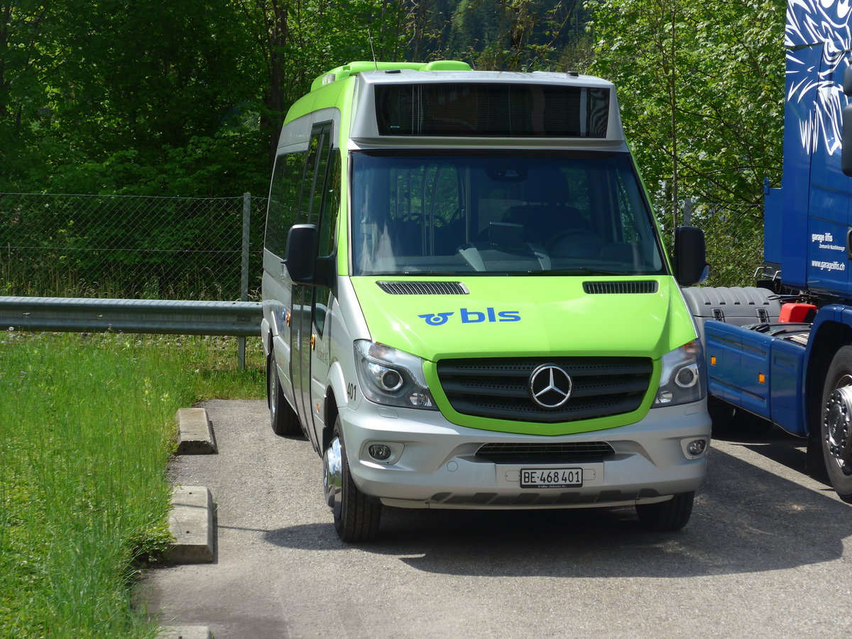 (205'536) - Busland, Burgdorf - Nr. 401/BE 468'401 - Mercedes am 27. Mai 2019 beim Bahnhof Langnau