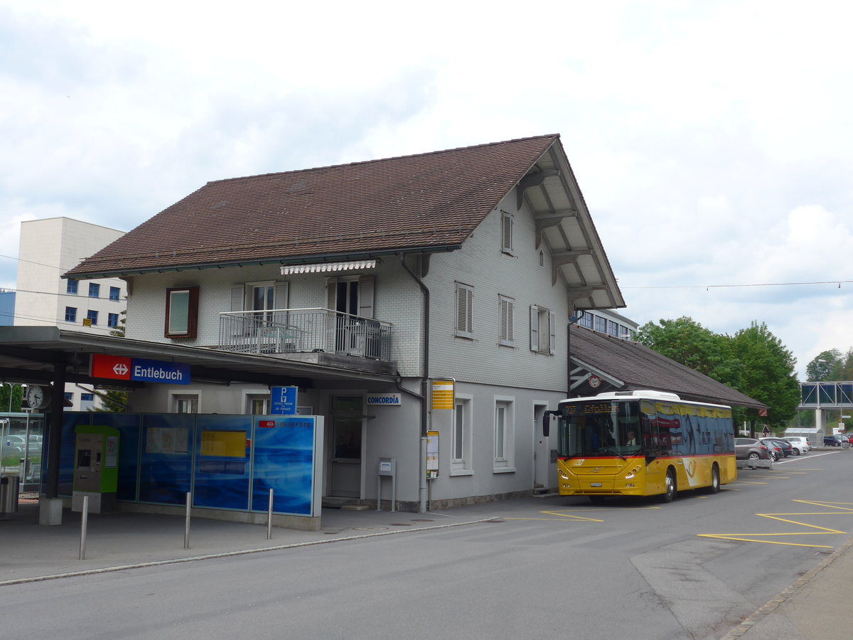 (205'574) - Huber, Entlebuch - LU 247'814 - Volvo am 27. Mai 2019 beim Bahnhof Entlebuch