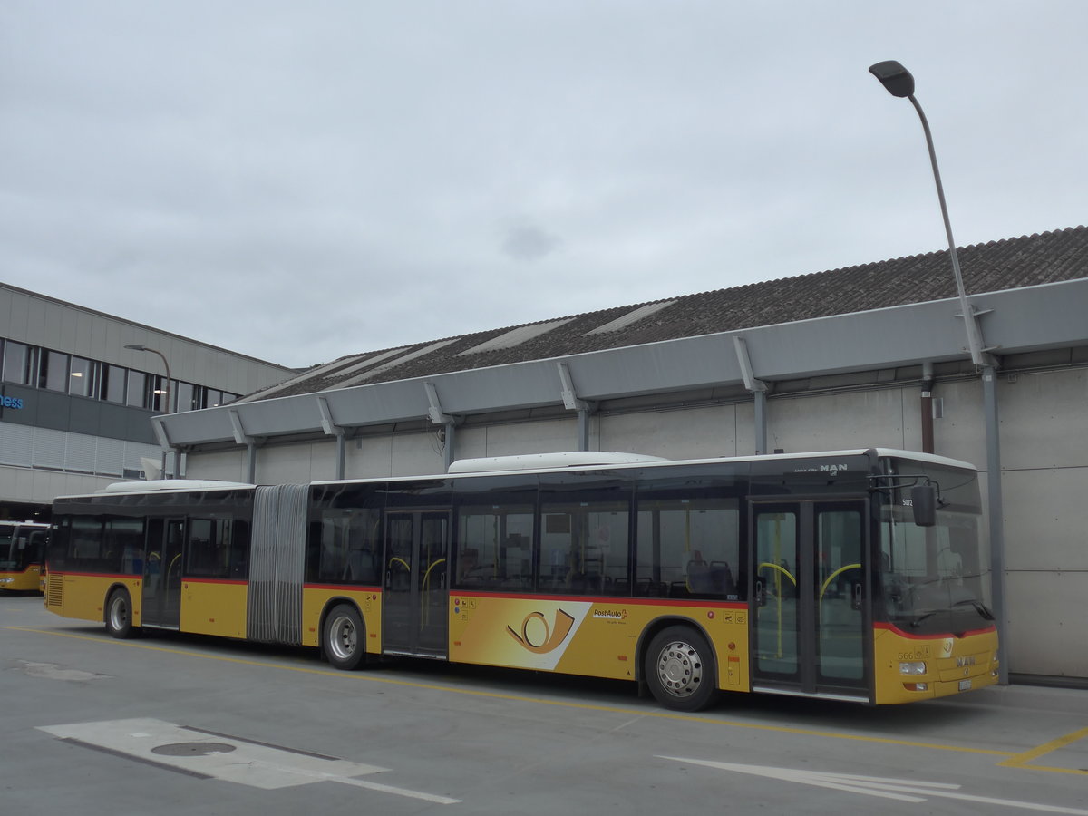(206'461) - PostAuto Bern - Nr. 666/BE 615'371 - MAN am 22. Juni 2019 in Bern, Postautostation