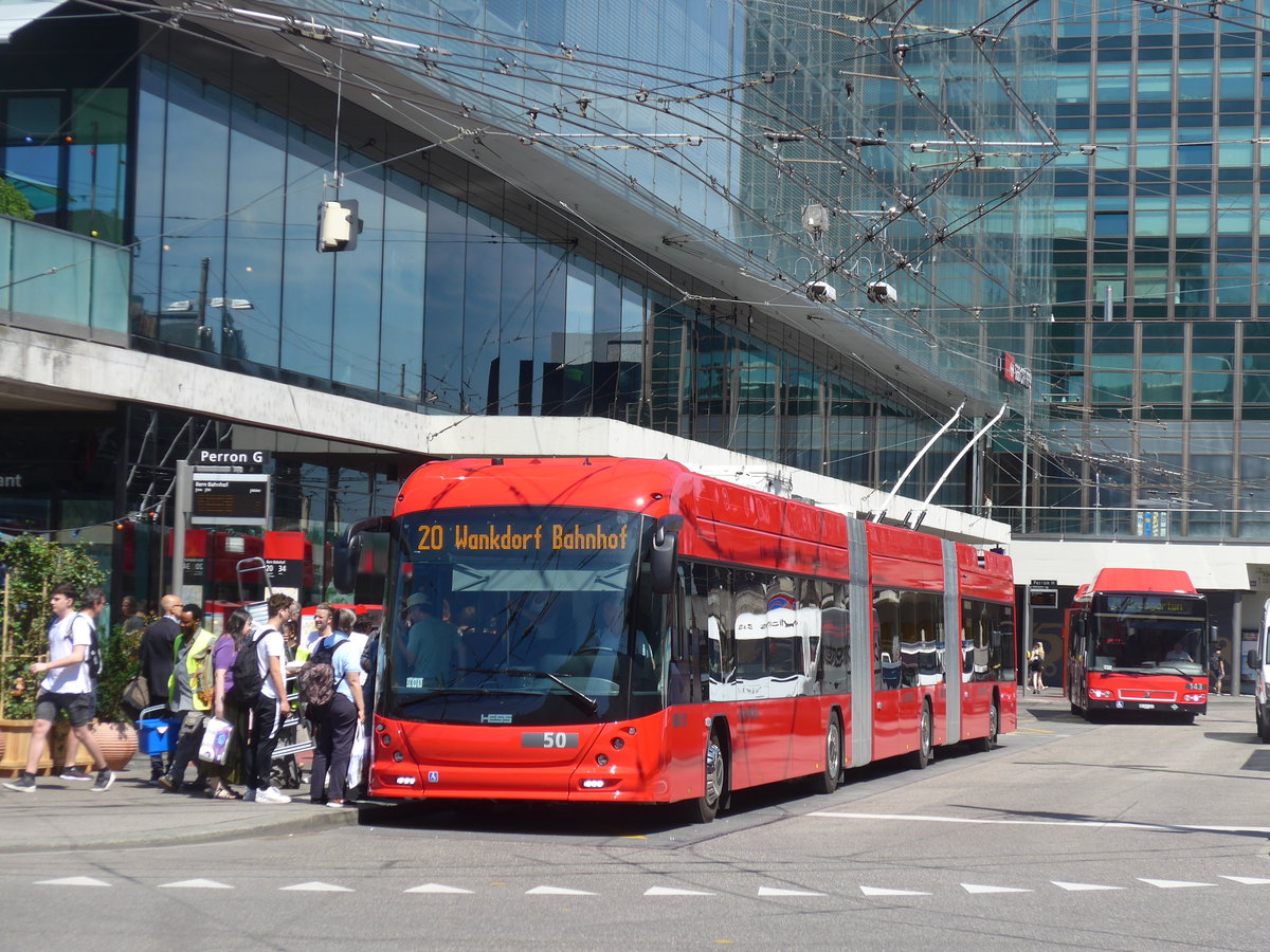 (206'770) - Bernmobil, Bern - Nr. 50 - Hess/Hess Doppelgelenktrolleybus am 24. Juni 2019 beim Bahnhof Bern