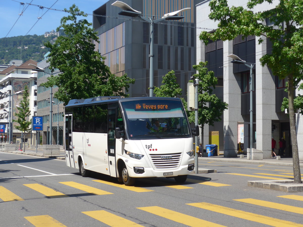 (208'454) - TPF Fribourg - Nr. 602/FR 300'217 - Iveco/ProBus am 4. August 2019 beim Bahnhof Fribourg