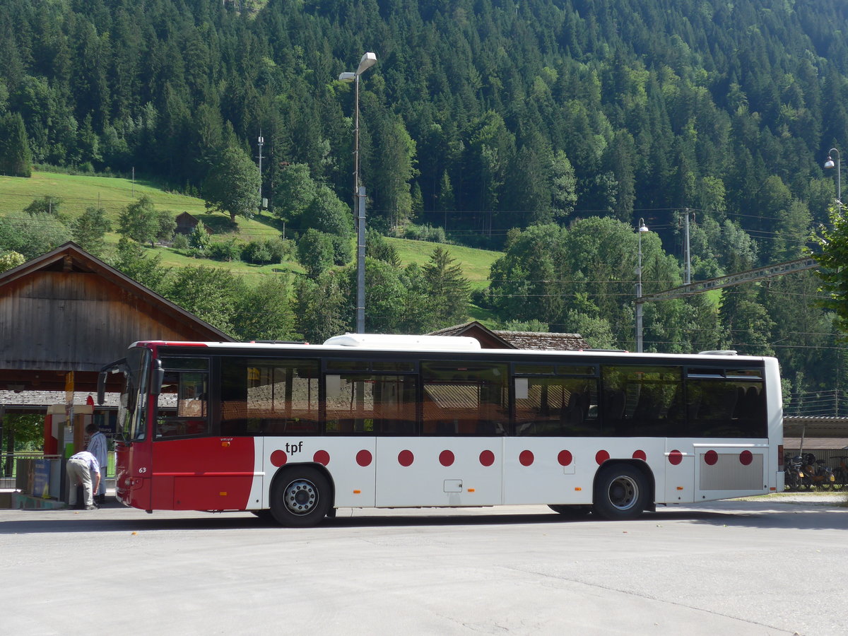 (208'560) - TPF Fribourg - Nr. 63/FR 300'299 - Volvo am 5. August 2019 beim Bahnhof Boltigen