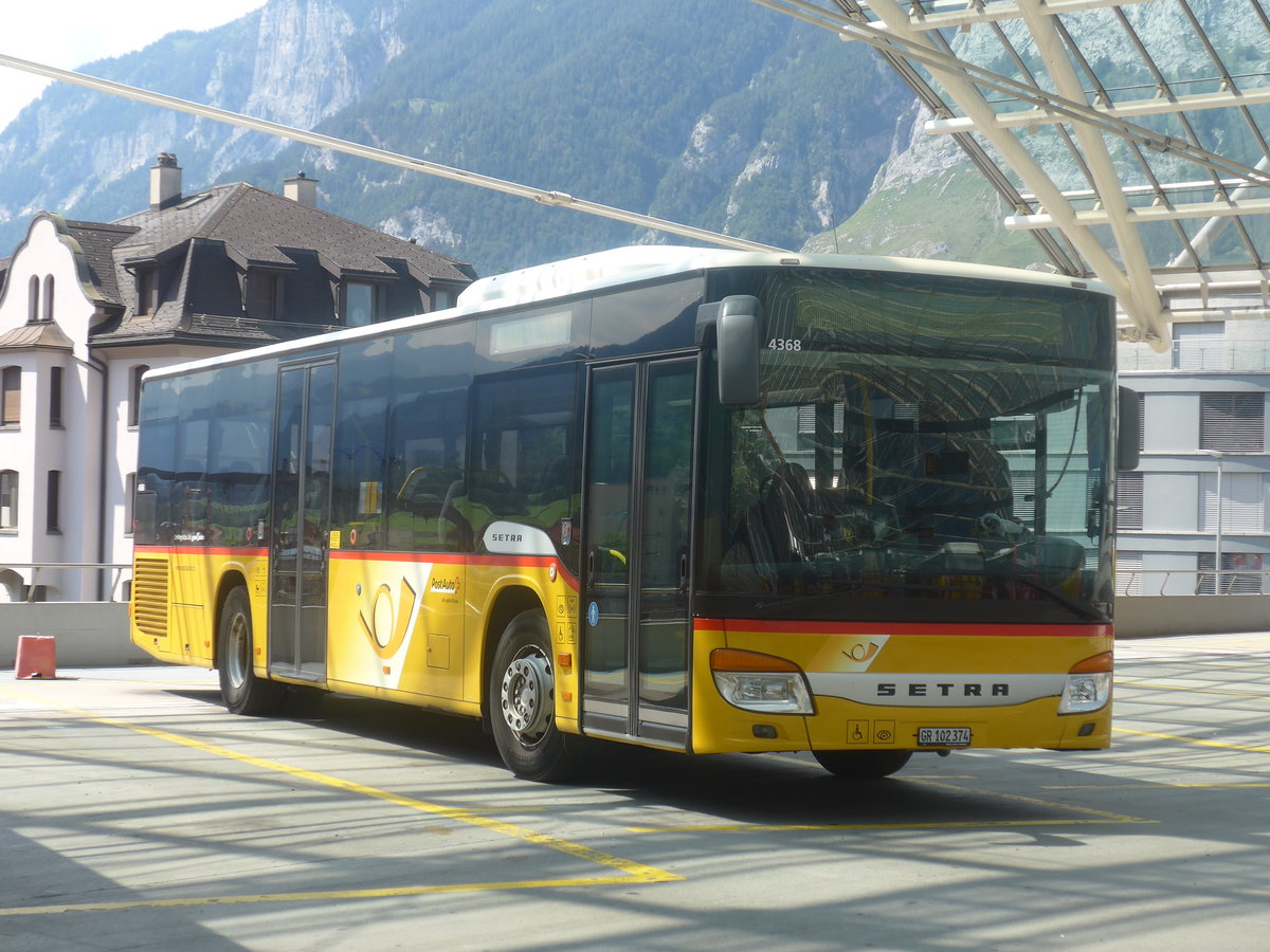 (208'663) - PostAuto Graubnden - GR 102'374 - Setra am 11. August 2019 in Chur, Postautostation