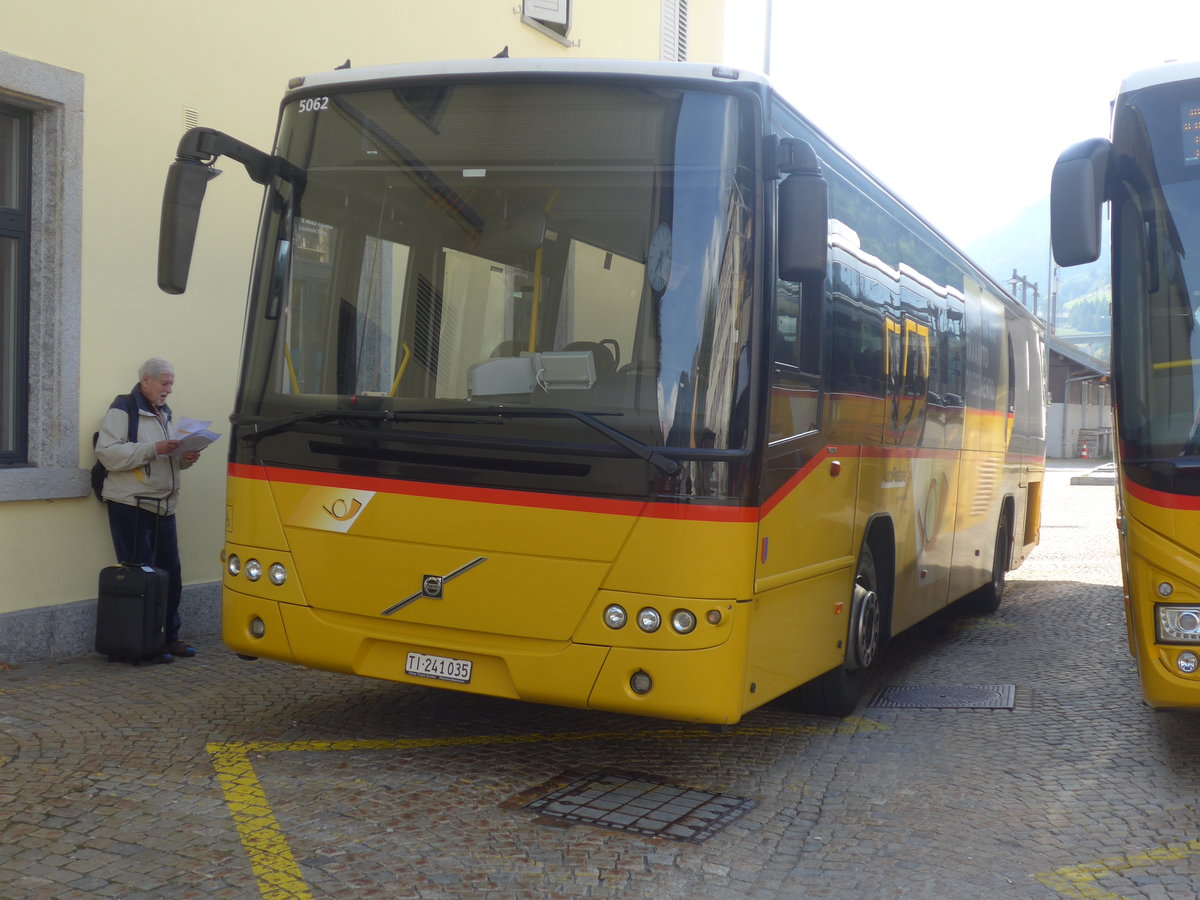 (209'851) - Marchetti, Airolo - TI 241'035 - Volvo am 28. September 2019 beim Bahnhof Airolo