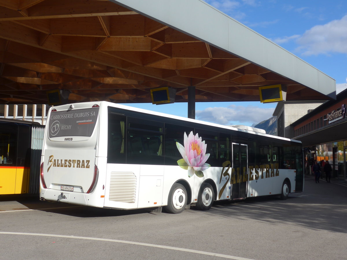 (210'945) - Ballestraz, Grne - VS 494'274 - Iveco (ex Vorfhrfahrzeug Iveco France) am 9. November 2019 beim Bahnhof Sion