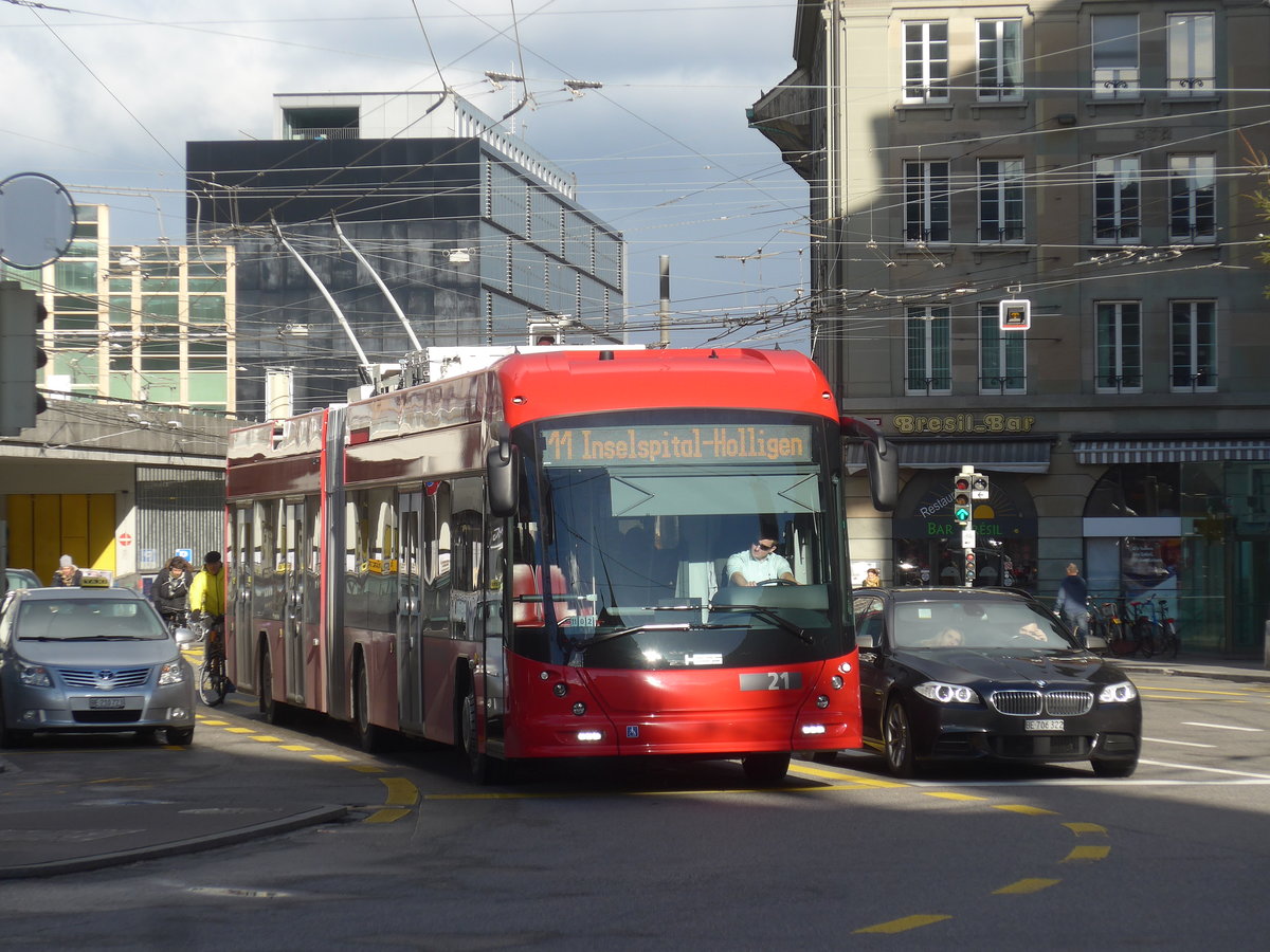(212'940) - Bernmobil, Bern - Nr. 21 - Hess/Hess Gelenktrolleybus am 14. Dezember 2019 beim Bahnhof Bern