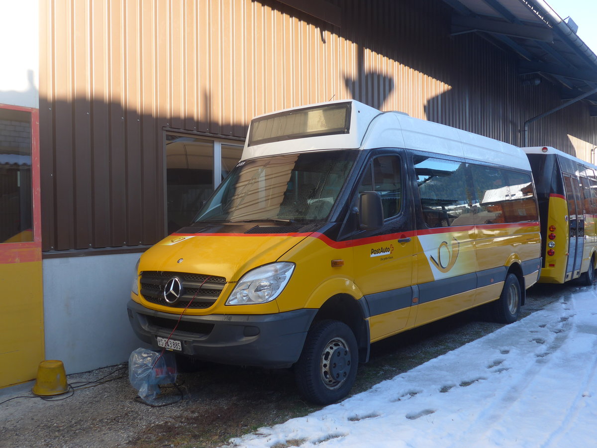 (213'292) - PostAuto Wallis - VS 243'885 - Mercedes am 2. Januar 2020 in Gstaad, Garage Kbli (Einsatz Kbli)