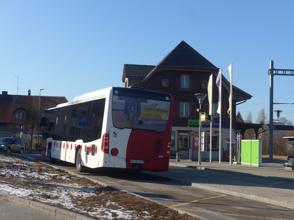 (213'963) - TPF Fribourg - Nr. 1021/FR 300'303 - Mercedes am 20. Januar 2020 beim Bahnhof Schwarzenburg