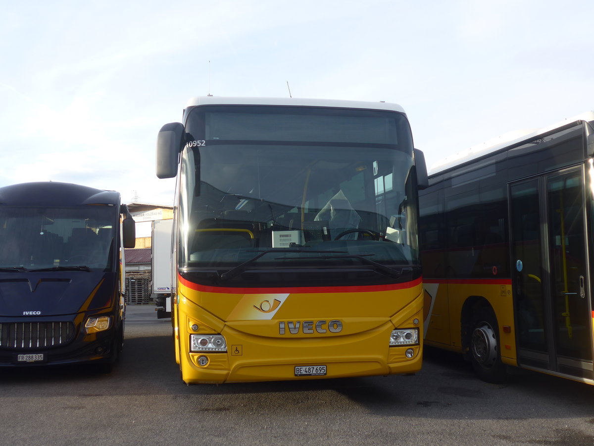 (214'234) - PostAuto Bern - BE 487'695 - Iveco am 16. Februar 2020 in Kerzers, Interbus