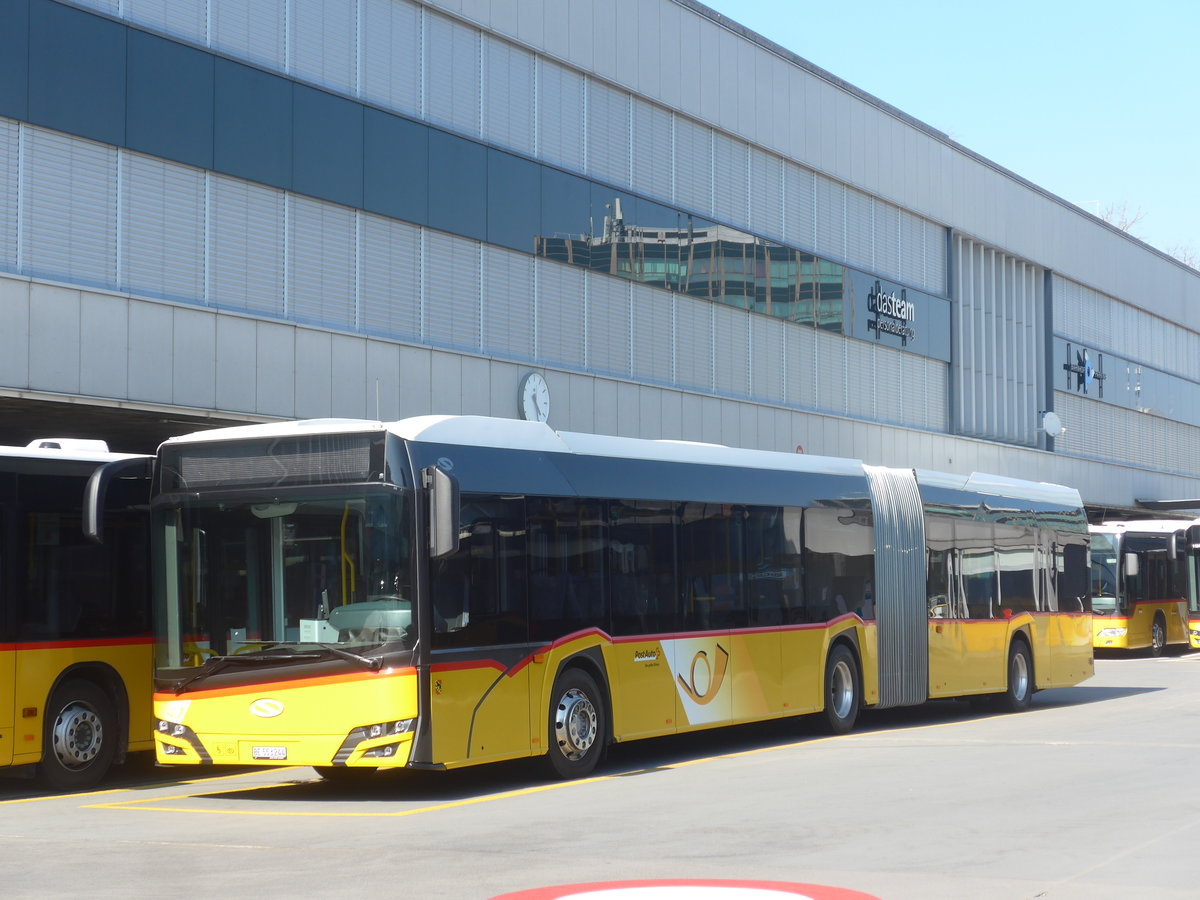 (215'827) - PostAuto Bern - BE 553'244 - Solaris am 4. April 2020 in Bern, Postautostation