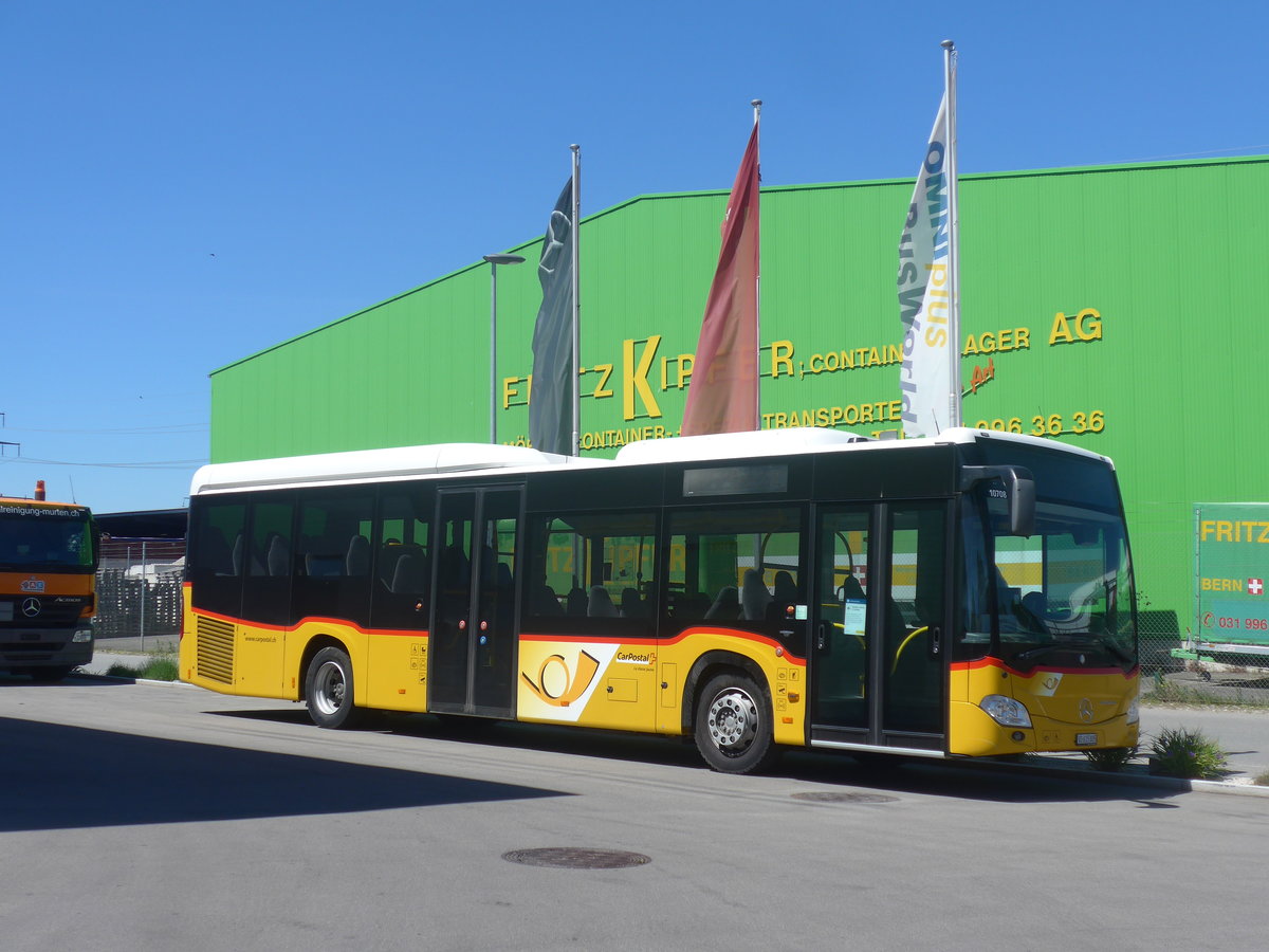 (217'105) - CarPostal Ouest - VD 615'805 - Mercedes am 21. Mai 2020 in Kerzers, Interbus