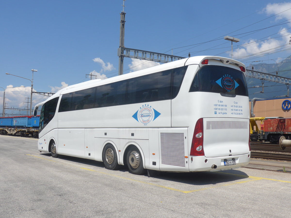 (217'571) - Aus Bosnien&Herzegowina: Falkom, Brcko - J62-K-908 - Scania/Irizar am 1. Juni 2020 beim Bahnhof Cadenazzo