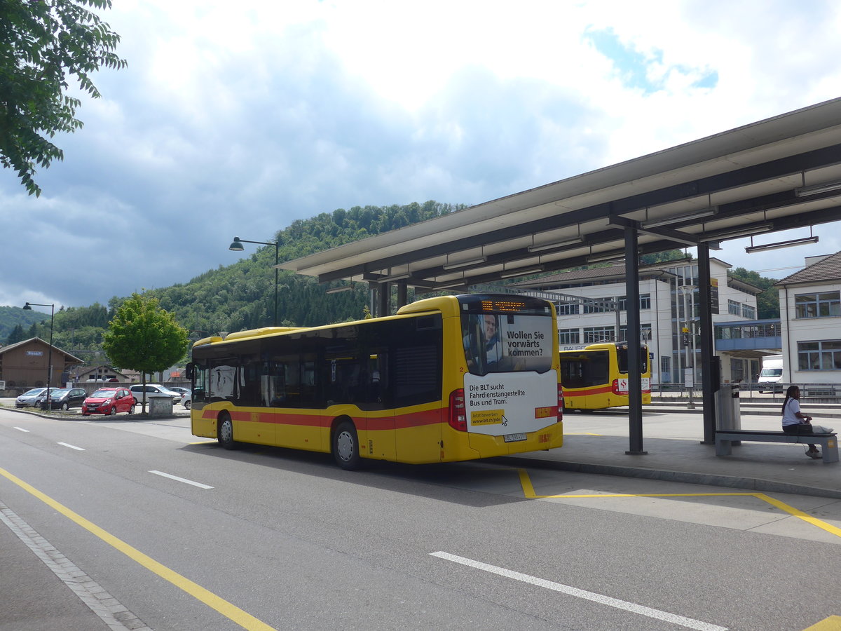 (218'221) - BLT Oberwil - Nr. 2/BL 198'417 - Mercedes am 28. Juni 2020 beim Bahnhof Sissach