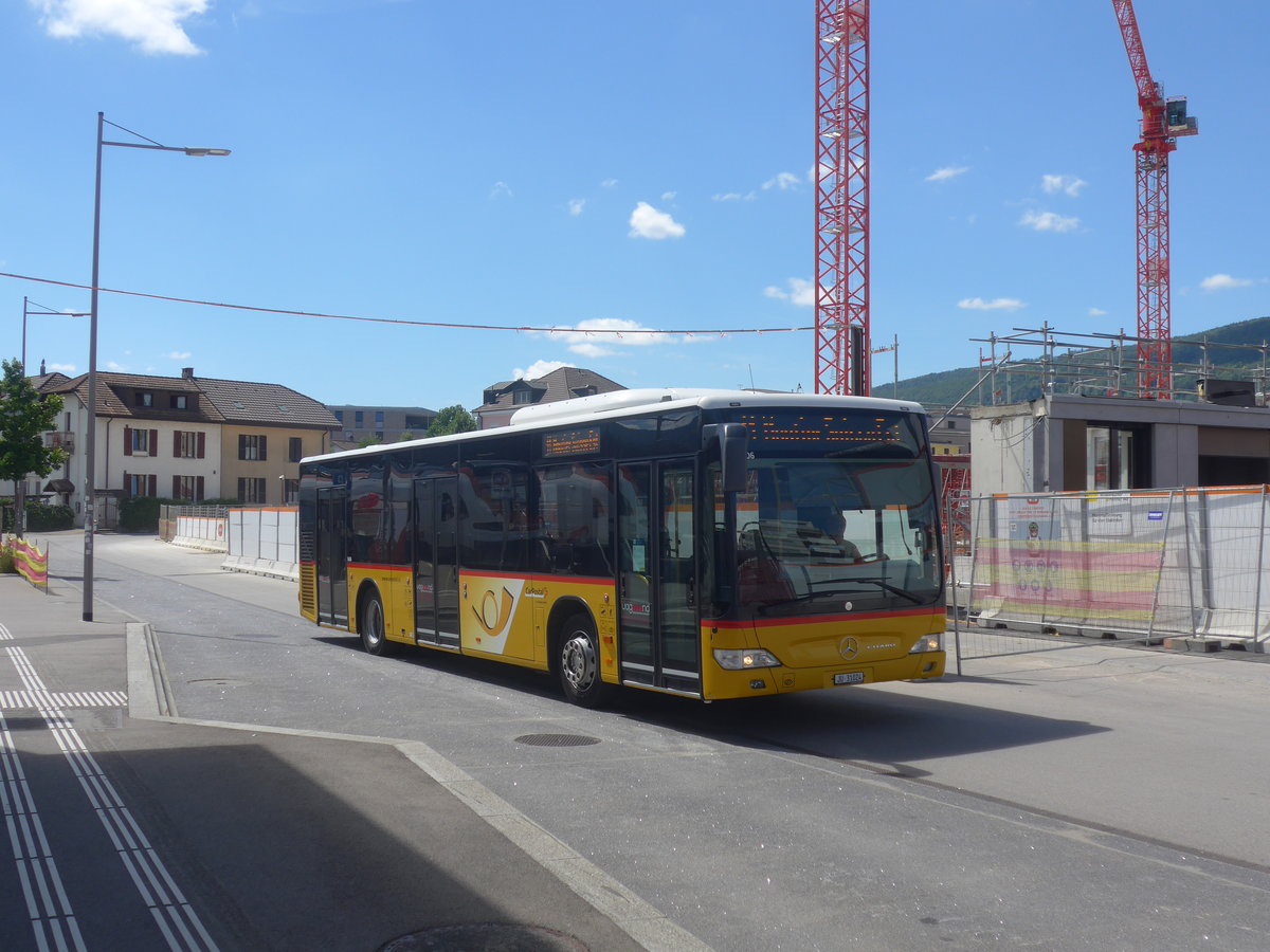 (218'388) - CarPostal Ouest - JU 31'024 - Mercedes (ex Nr. 20) am 4. Juli 2020 beim Bahnhof Delmont