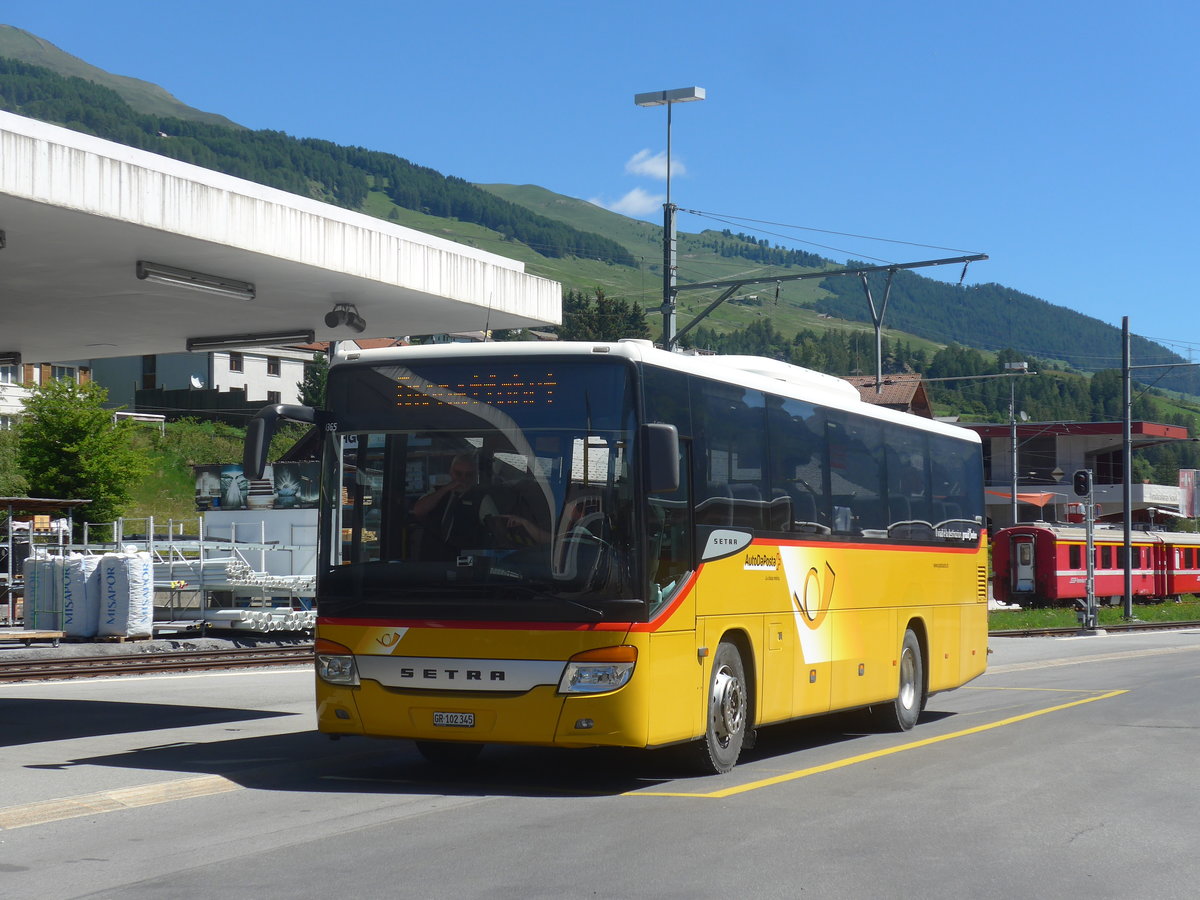 (218'470) - PostAuto Graubnden - GR 102'345 - Setra (ex Riederer, St. Margrethenberg) am 5. Juli 2020 beim Bahnhof Scuol-Tarasp