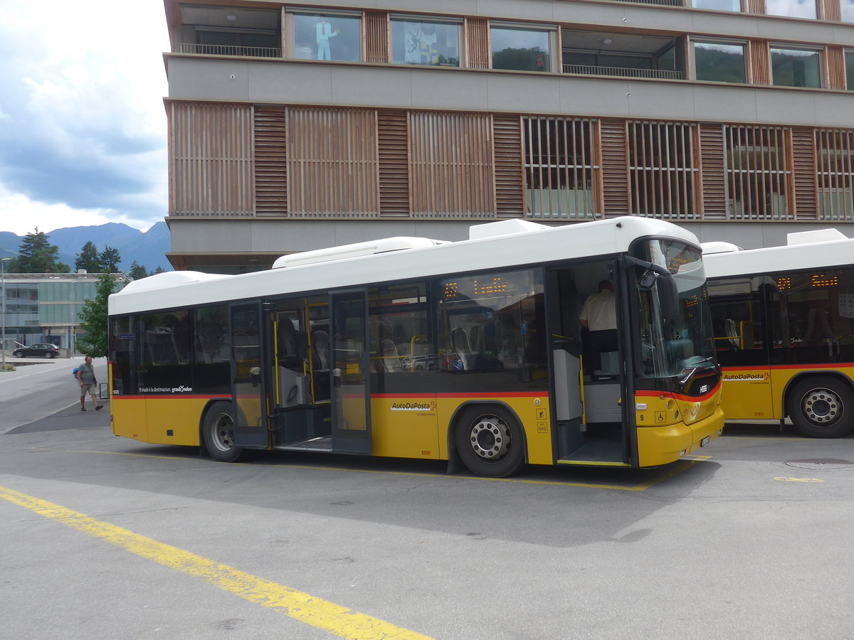 (219'830) - Fontana, Ilanz - Nr. 9/GR 50'209 - Scania/Hess am 16. August 2020 beim Bahnhof Ilanz