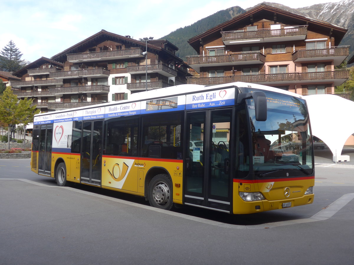 (222'170) - PostAuto Graubnden - GR 168'851 - Mercedes am 20. Oktober 2020 beim Bahnhof Klosters