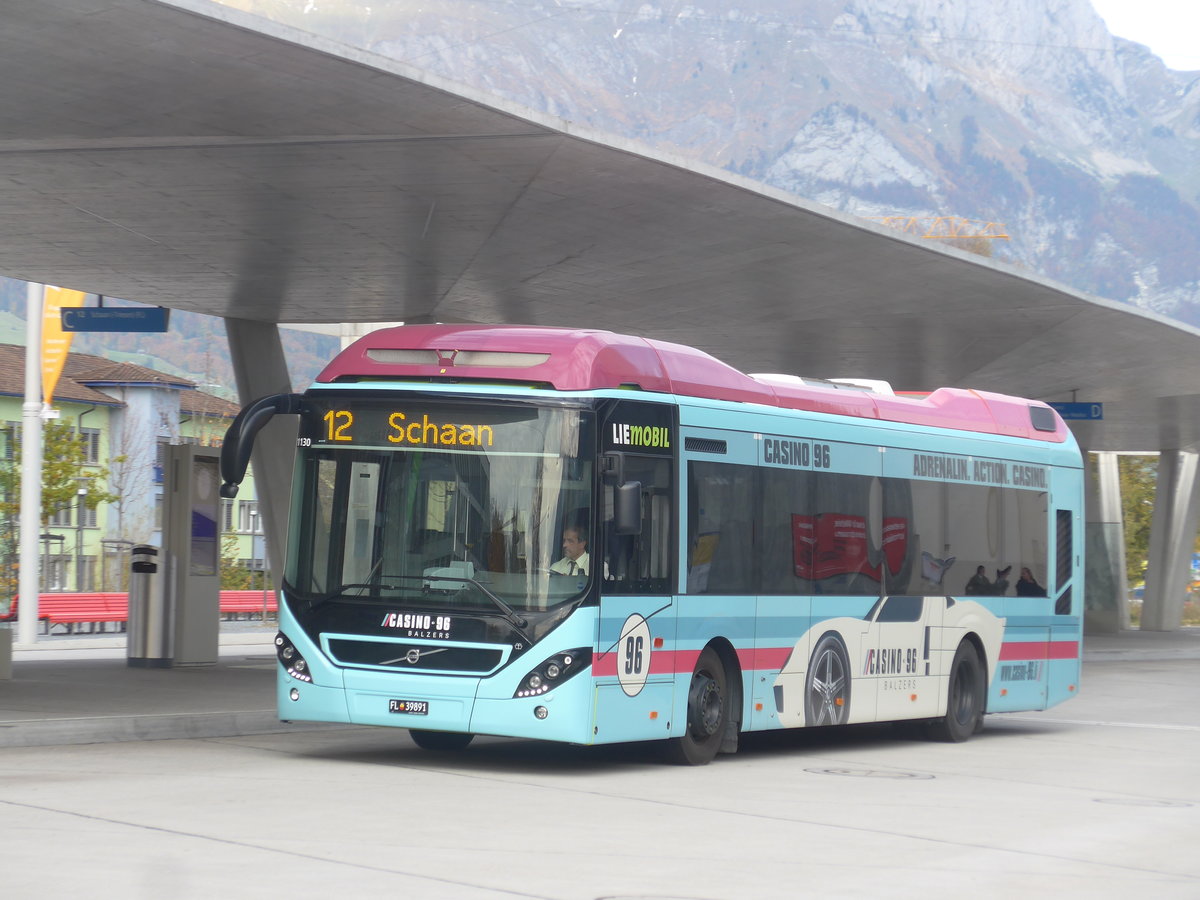 (222'387) - Aus Liechtenstein: PLA Vaduz - Nr. 91/FL 39'891 - Volvo am 22. Oktober 2020 beim Bahnhof Buchs