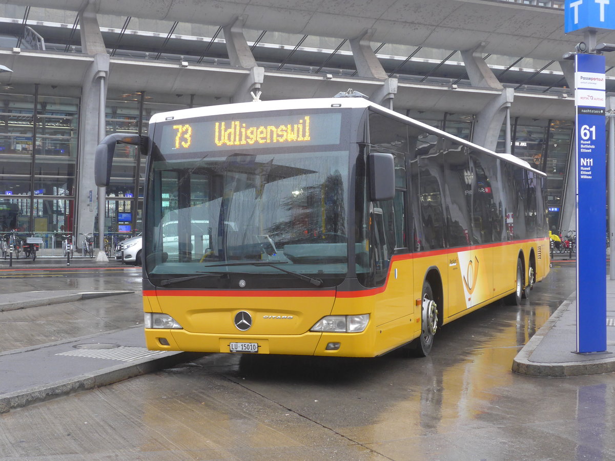 (222'478) - Bucheli, Kriens - Nr. 24/LU 15'010 - Mercedes am 23. Oktober 2020 beim Bahnhof Luzern