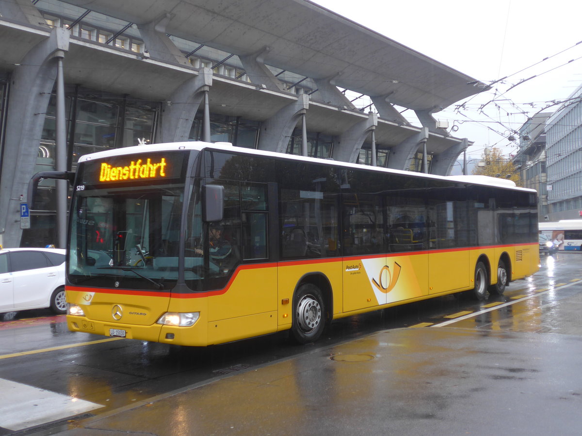 (222'487) - Bucheli, Kriens - Nr. 21/LU 15'030 - Mercedes am 23. Oktober 2020 beim Bahnhof Luzern