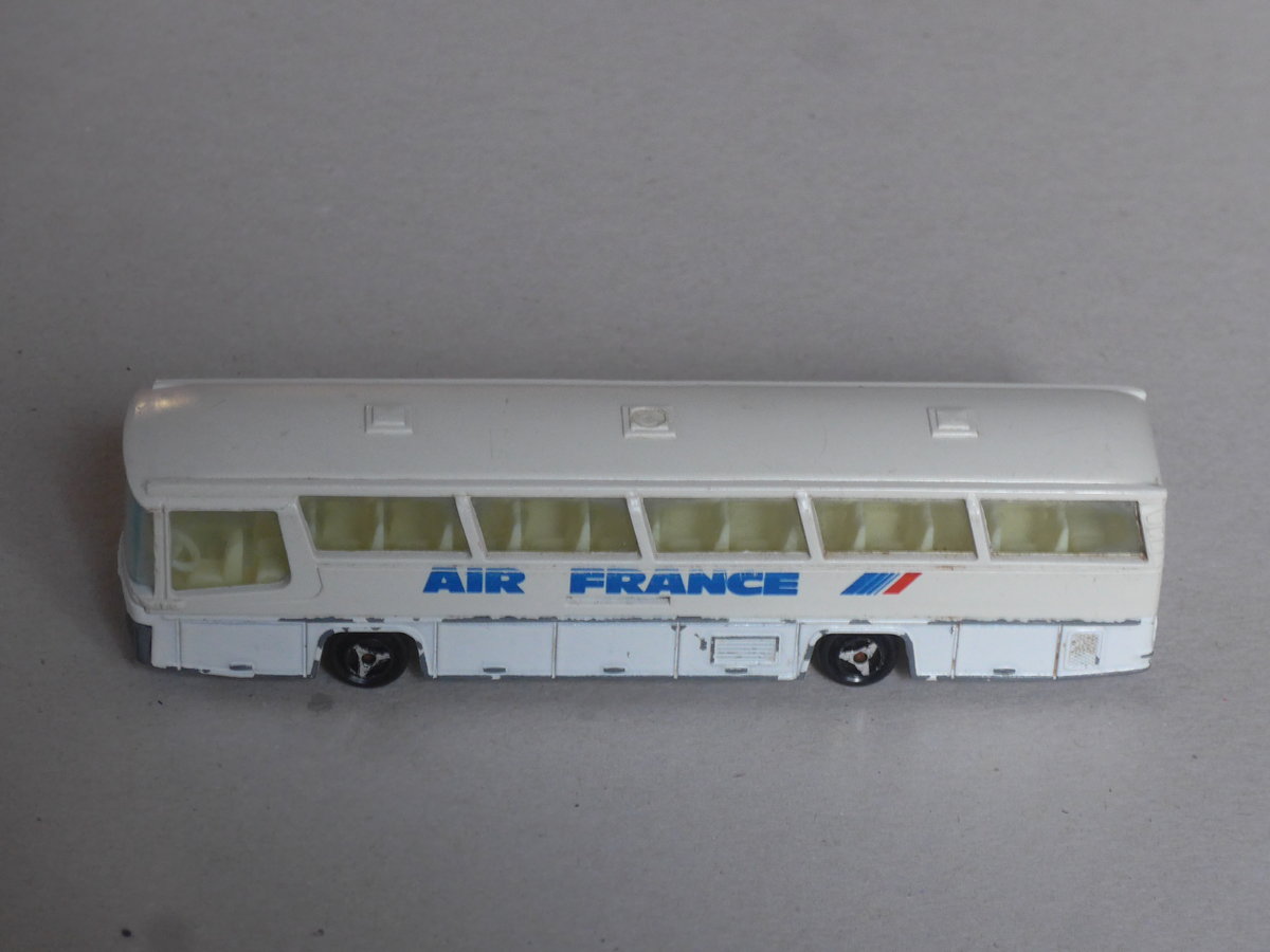 (222'847) - Aus Frankreich: Air France - 46 GO 69 - Neoplan am 2. November 2020 in Thun (Modell)