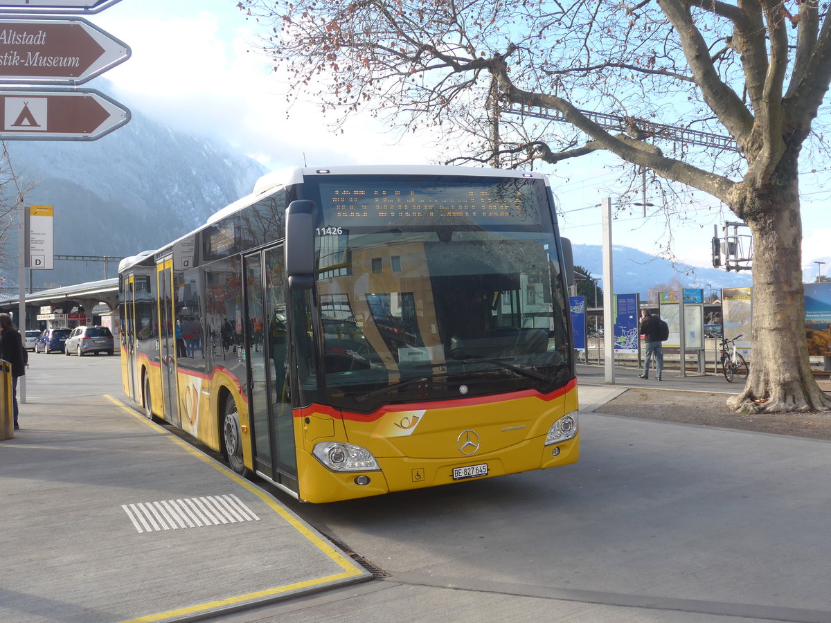 (222'931) - PostAuto Bern - BE 827'645 - Mercedes am 3. Dezember 2020 beim Bahnhof Interlaken West
